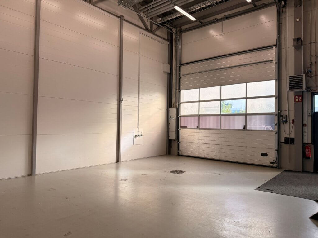 Vuokrattava hallitila 119 m² Pirkkalassa